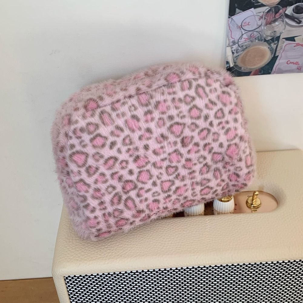High Quality Fuzzy Makeup Bag  - Cosmetic Bags ulasan dan harga